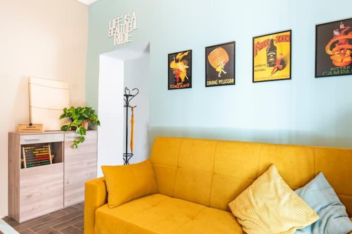 Ca' Balenga - Centralissimo Con Posto Auto Coperto Gratuito アスティ 部屋 写真